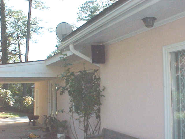 311patio.jpg (61241 bytes)