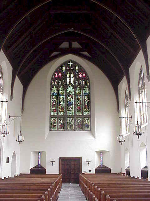 interiorrear.jpg (70401 bytes)