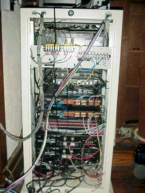 rackback.jpg (85489 bytes)