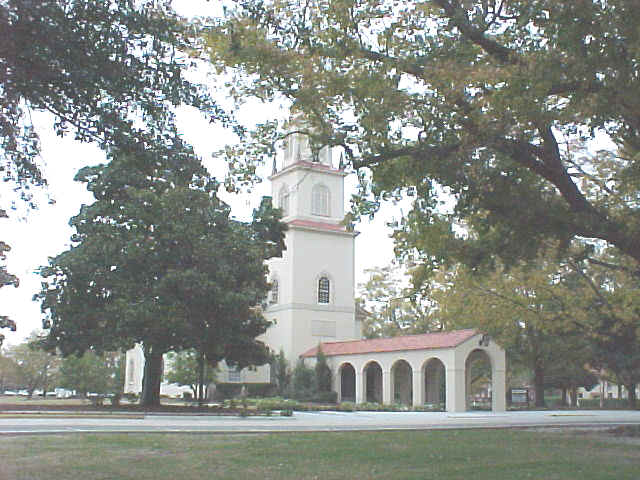 Mainpostchapel.jpg (100656 bytes)